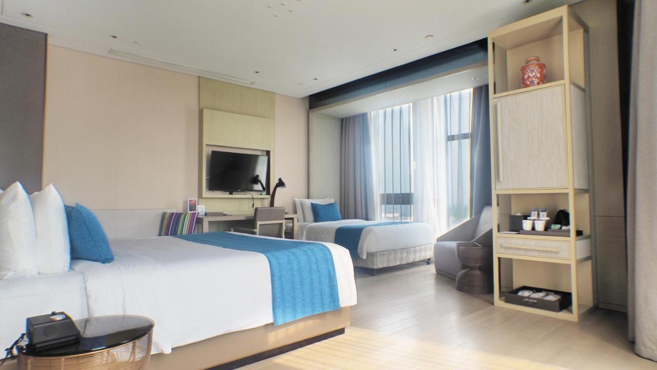 Novotel Shanghai Clover Экстерьер фото
