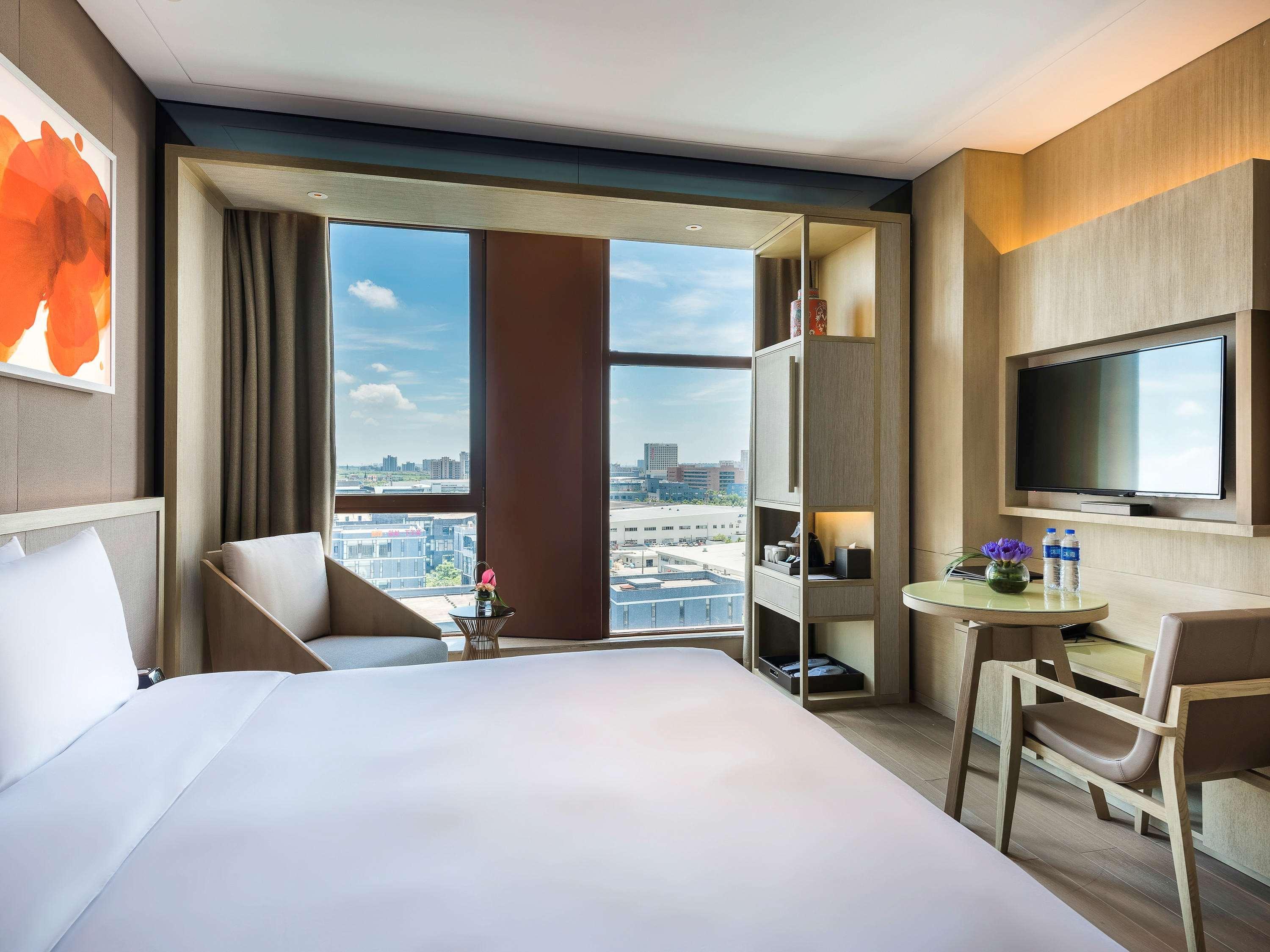 Novotel Shanghai Clover Экстерьер фото