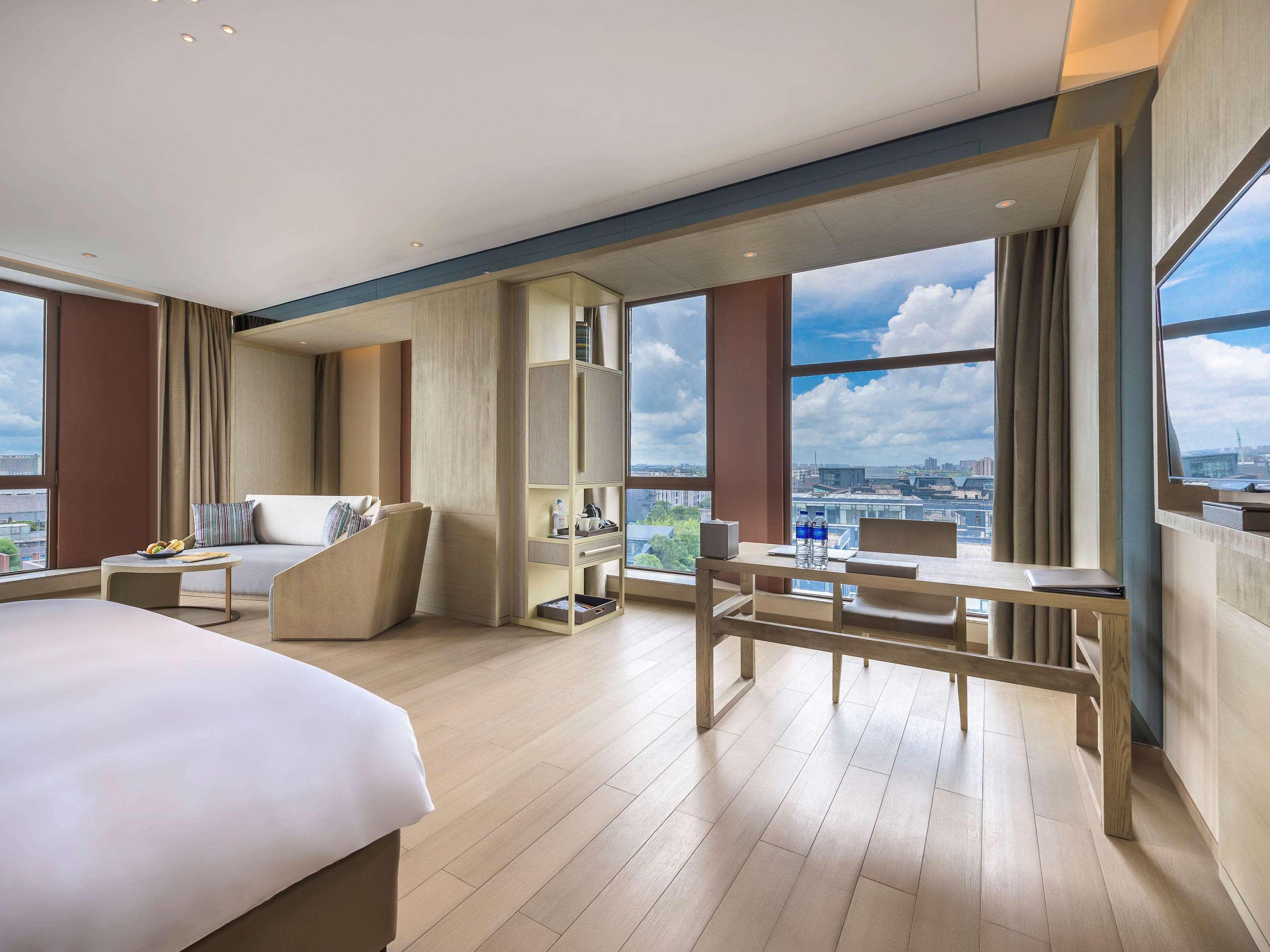 Novotel Shanghai Clover Экстерьер фото