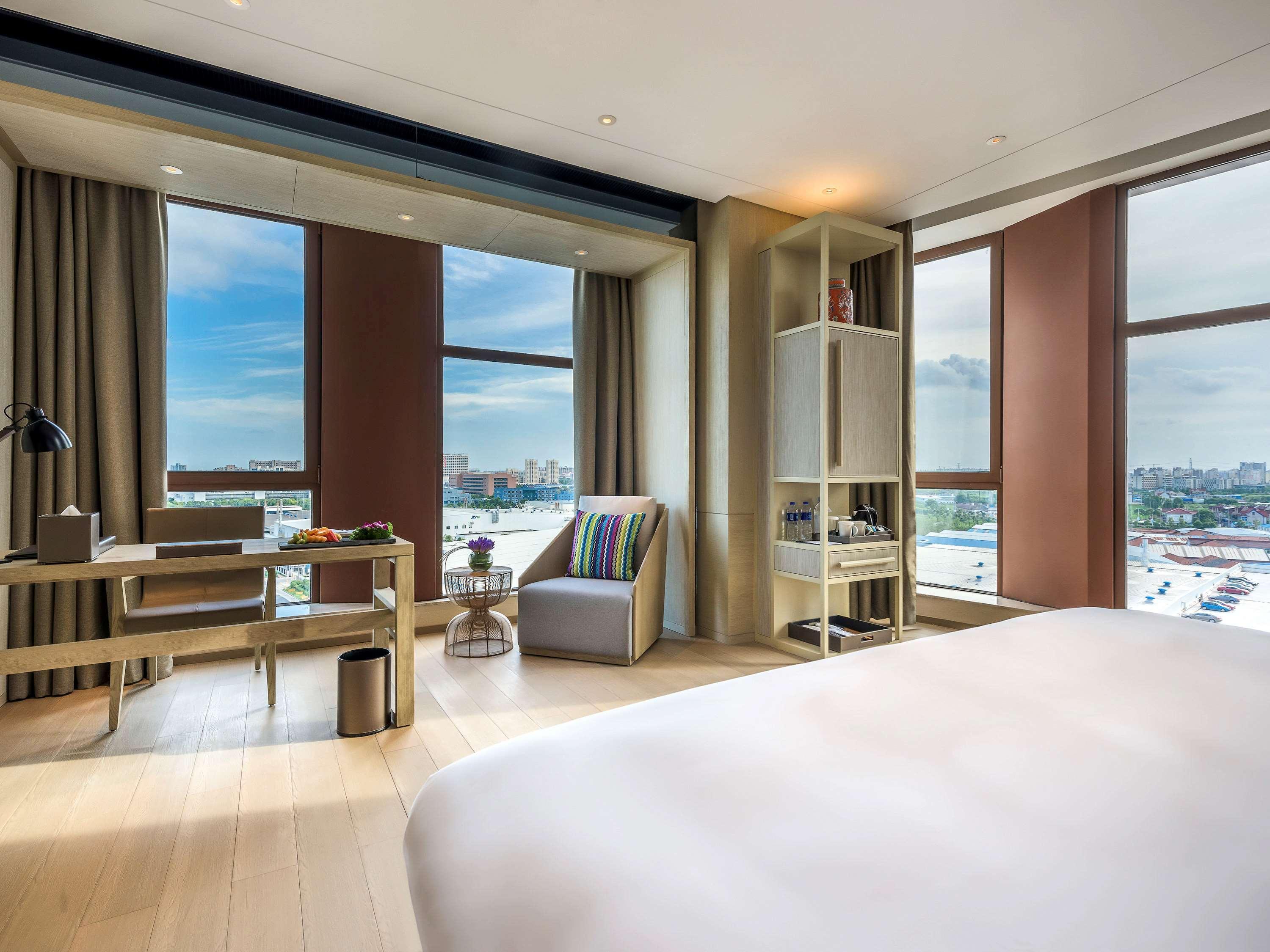 Novotel Shanghai Clover Экстерьер фото