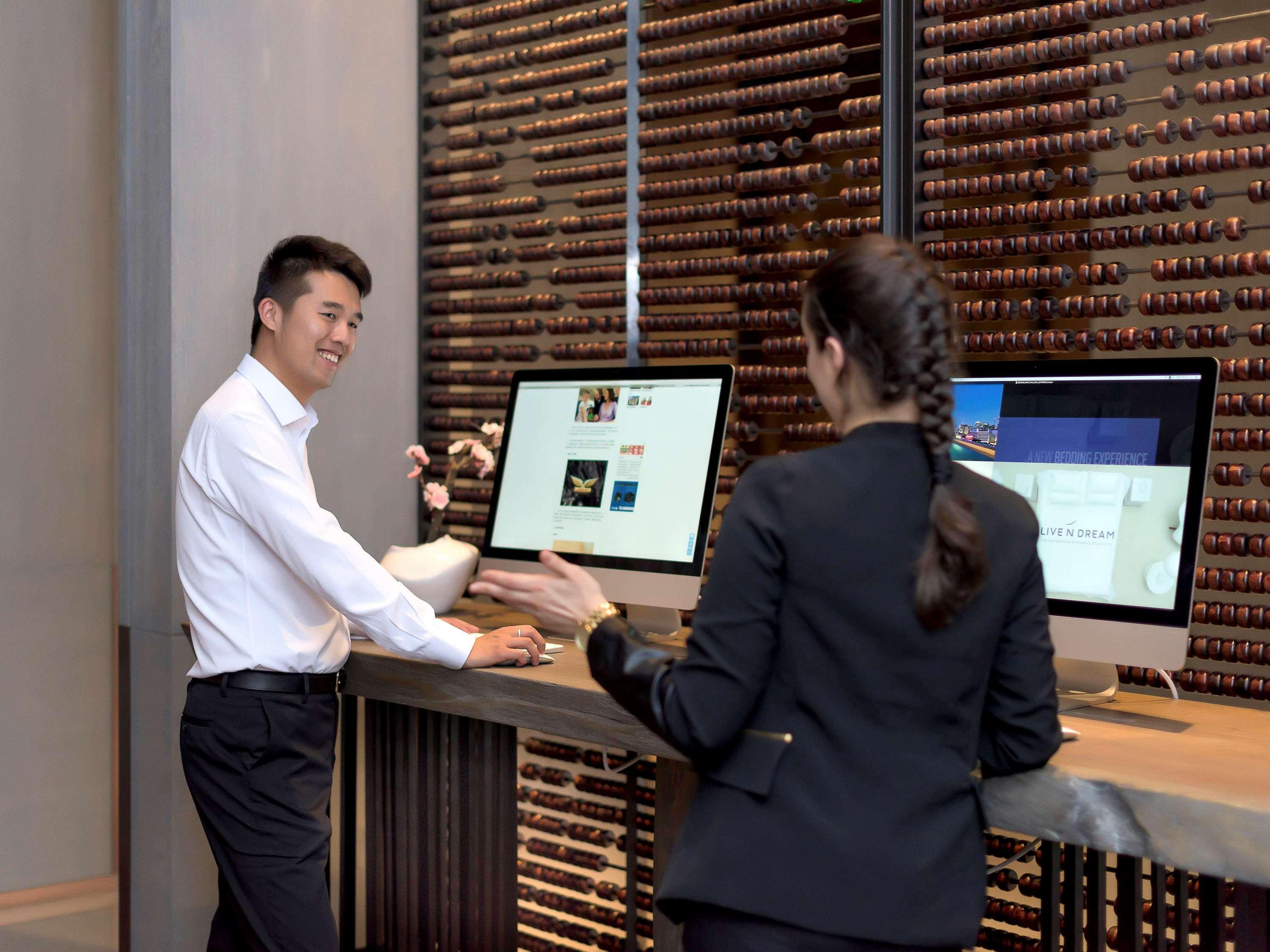 Novotel Shanghai Clover Экстерьер фото